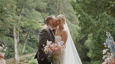 Autumn Award 2025 - Best Social Edit - Dan and Katie | Lovely wedding at The Drenagh Estate, First look - Mussenden Temple, Northern Ireland