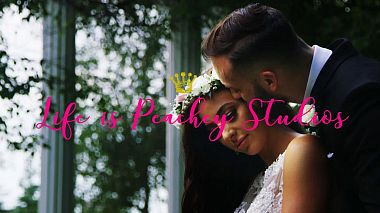 Award 2018 - 年度最佳剪辑师 - Bobby + Christina