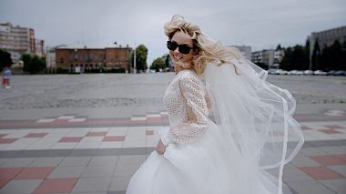 Award 2020 - 年度最佳视频艺术家 - Cucumbers, glitter, love...