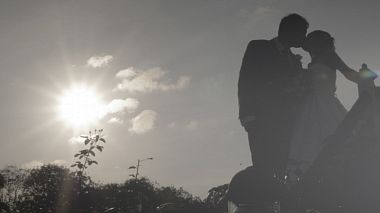 Award 2020 - Best Pilot - Laura + Barry // The story will never end