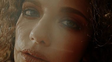 Award 2020 - Best Debut of the Year - La Natura è Donna, abbine cura sempre.