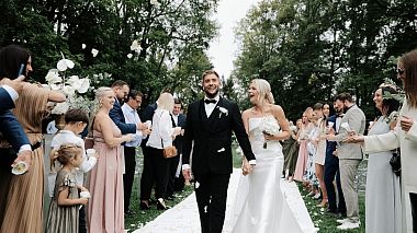 Award 2022 - Best Walk - Wedding in Castle Ratmerice