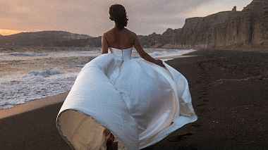 Award 2023 - Best Social Edit - Santorini Love