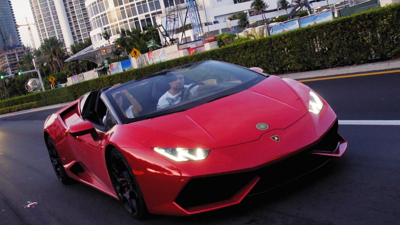 Promo Advertising for the rental of luxury cars in Miami