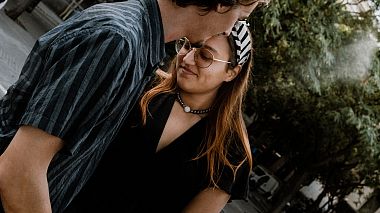 来自 马德里, 西班牙 的摄像师 Wedding Moments - Streets of Barcelona. Prewedding video, wedding