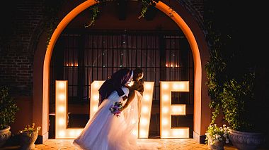 Videógrafo Elena CH Photo & Video de Madrid, España - Trailer Lisa Jane & Temi, Julio 2018, Espino de Torote, Madrid, drone-video, engagement, event, musical video, wedding