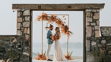 Videographer Vasileios Tsirakidis from Firá, Griechenland - Styled Elopement in Santorini, drone-video, event, musical video, wedding