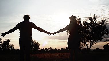 Videógrafo Tany Cojocaru de Ploiesti, Roménia - love story - short film, backstage, engagement, event, showreel, wedding