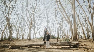 来自 大雅加达, 印度尼西亚 的摄像师 Bare Odds - Couple Session Lombok, Indonesia - Dony & Lita by Bare Odds, engagement, wedding