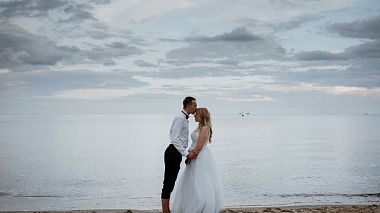 Filmowiec 3FILM  We Tell Stories z Suwałki, Polska - Couple by Baltic Sea - H&M, wedding