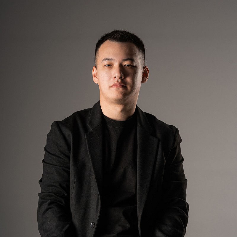 Videographer Denis Khen