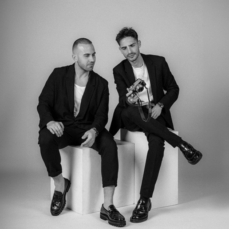 Studio Your White Moments