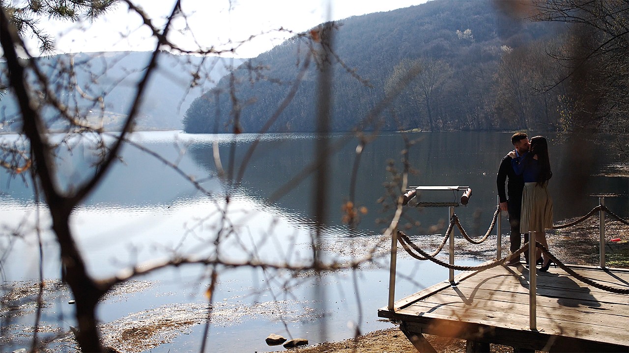 A N G E L A  &  I S A C