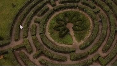 Videograf ZHenya Pavlovskaya din Kiev, Ucraina - Labyrinth, clip muzical, eveniment, filmare cu drona, logodna, nunta