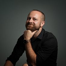 Videographer Roberto Shumski