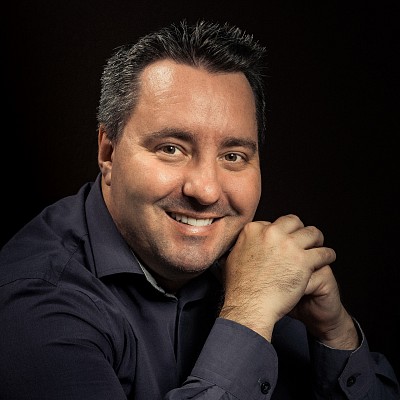 Videographer Ronald Mennel