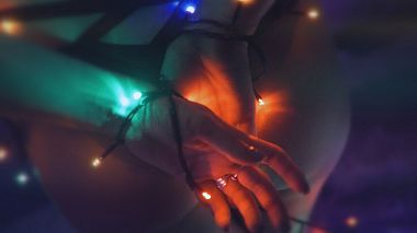 Videographer Vadim Zuyonok from Minsk, Weißrussland - Видеопортрет Девушки с Новогодними Огоньками, erotic, musical video