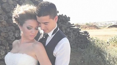 来自 韦尔瓦, 西班牙 的摄像师 Javier Vargas Wedding Cinema - CONSO + JESÚS TRASH THE DRESS, wedding