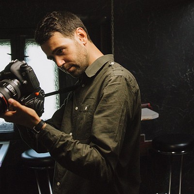 Videographer Zoltan Yanvari