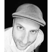 Videographer Uri Karni