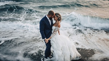 Videógrafo Giulia Selvaggini de Roma, Italia - Love&Waves, drone-video, engagement, wedding