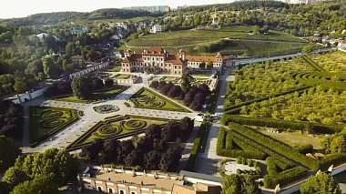 Videógrafo Alexander Znaharchuk de Praga, República Checa - Prague wedding video: Ilya & Julia // Troja castle, wedding