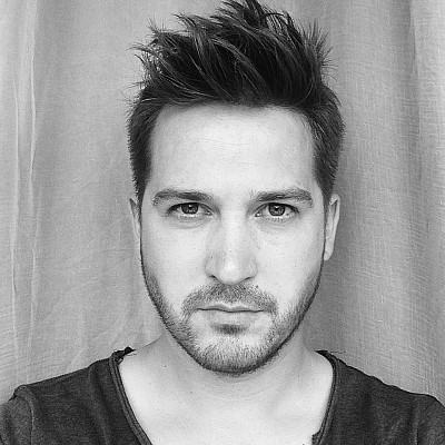 Videographer Yura Hoodi