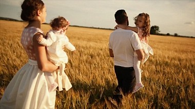 Videógrafo Iurii Zhiltsov de Tallin, Estonia - Alik, Ilona, Gunel and Sevil / Johvi / Family video, engagement