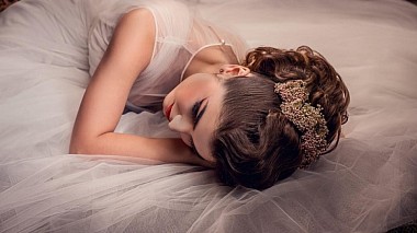 来自 克卢日-纳波卡, 罗马尼亚 的摄像师 Giorgiu Andrei - wedding dress photoshoot, wedding