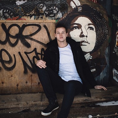 Videographer George and Kseniya Teterin