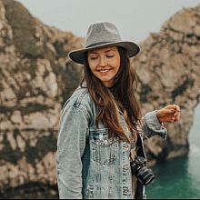 Videographer Alisa Notcake