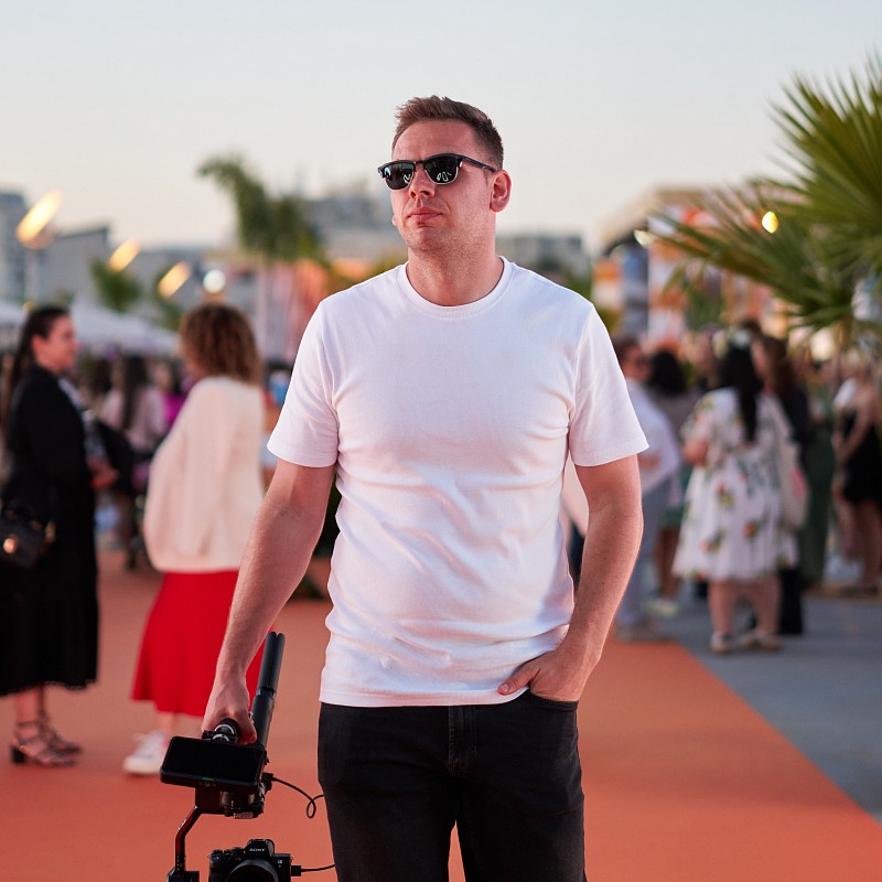 Videographer Daniel Forcos