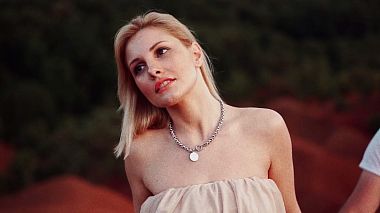 Filmowiec Niko Papanikolaou z Saloniki, Grecja - red, musical video