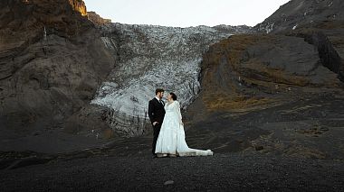 Prag, Çekya'dan M A kameraman - Iceland Elopement at Seljalandsfoss, düğün
