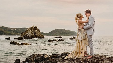 来自 蒙特雷, 墨西哥 的摄像师 Gabo Torres - Julie & Nick :: one lifetime with you will never be enough :: Zihuatanejo, Mexico, SDE, wedding