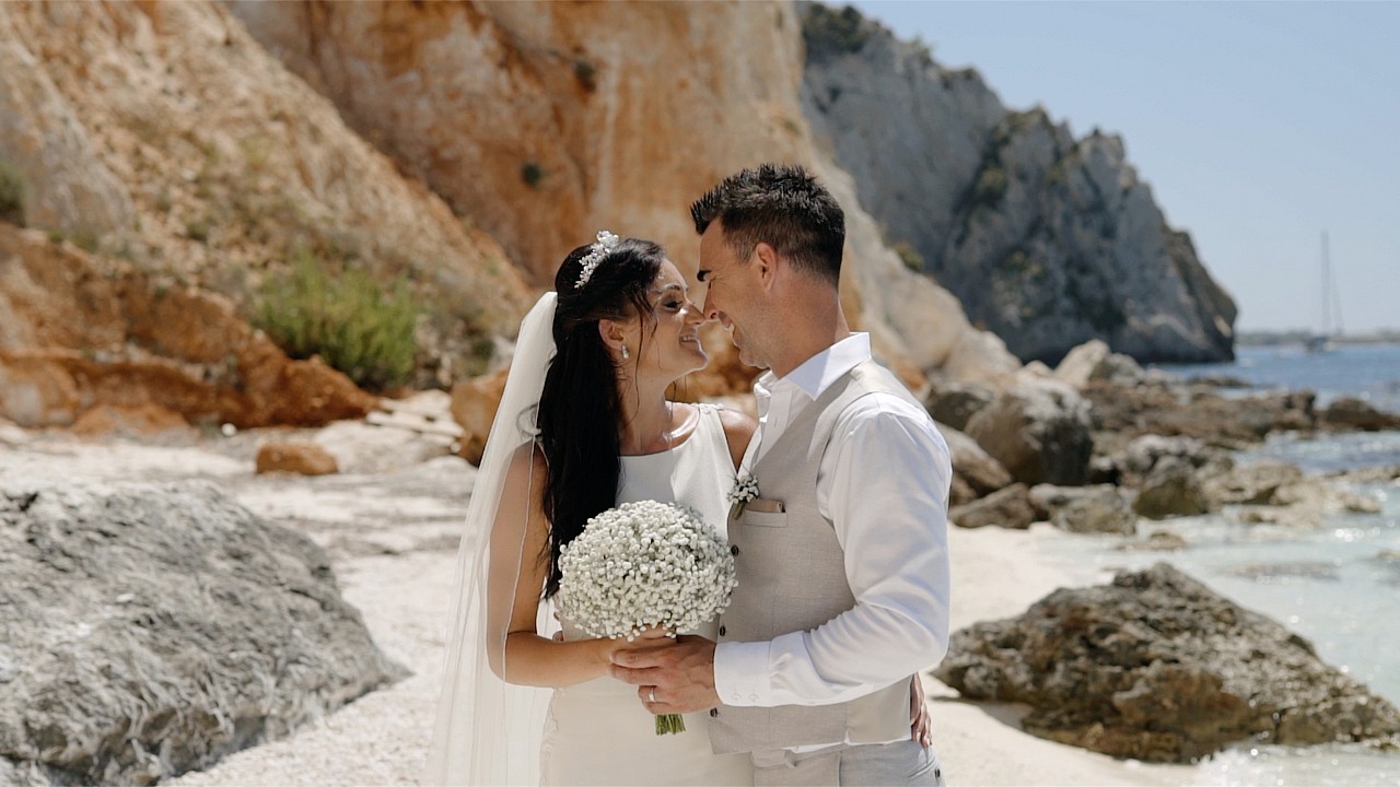Lucinda & Matthew | Beach Wedding in Kefalonia