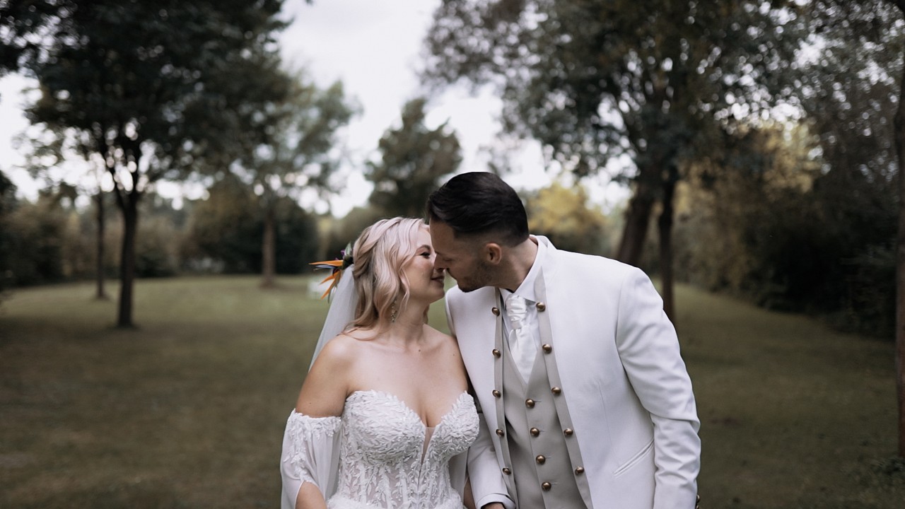 Romantic Love Story including outdoor free ceremony with surprise