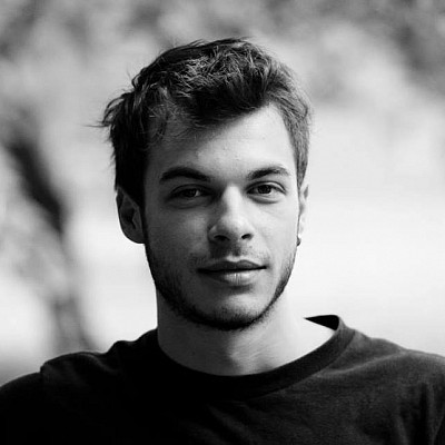 Video operator Alex Zajarny