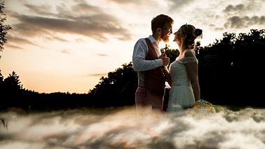 来自 布拉索夫, 罗马尼亚 的摄像师 Victor Adrian - E ~ I, wedding