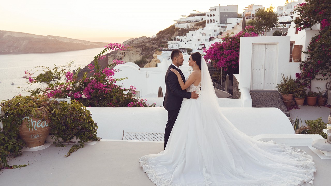 Love in Santorini - Raluca & Iulian