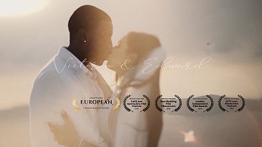 来自 雅典, 希腊 的摄像师 Anthony Venitis - We Never Left // Elopement in Santorini, drone-video, wedding