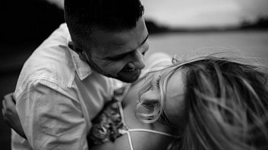 Videographer Mauricio Brollo from Balneário Camboriú, Brazílie - I Carry Your Heart With Me - Fabiana & David, engagement, wedding