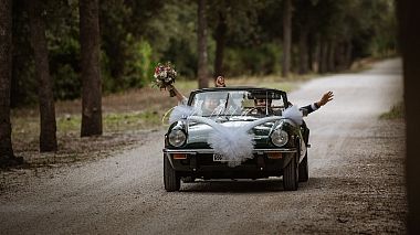 来自 圣贝内代托－德尔特龙托, 意大利 的摄像师 Marco Romandini - Cristina & Madhu | Wedding Film | Villa Bonaparte - Grottammare - Marche, drone-video, engagement, event, wedding