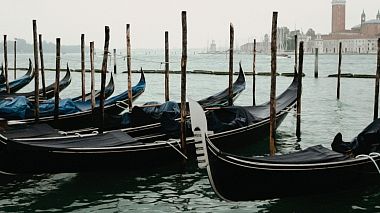 来自 布加勒斯特, 罗马尼亚 的摄像师 Eusebiu Badea - A // A - "Ti amo...", engagement, wedding