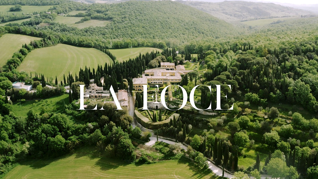 Intimate wedding in Tuscany at La Foce