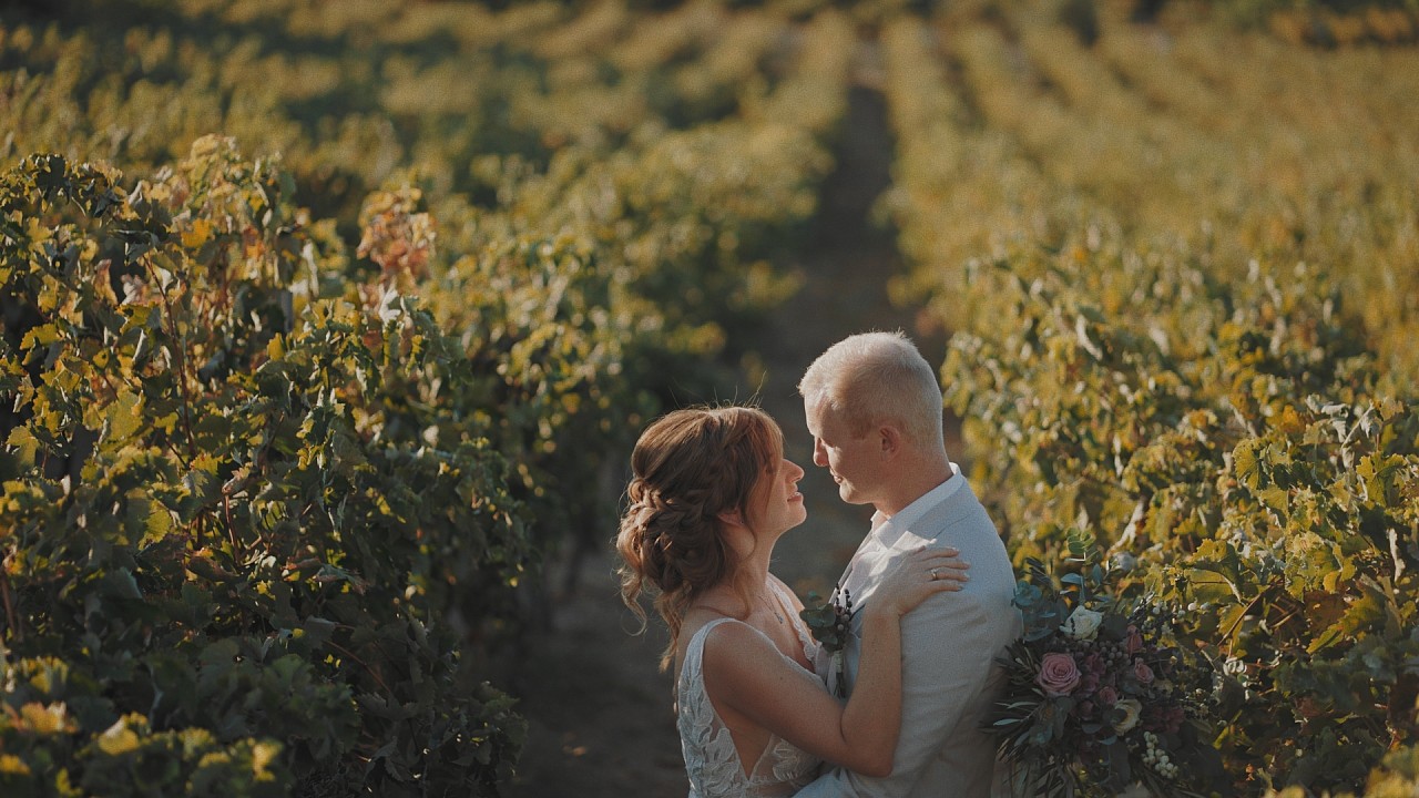 Jenn + Elliot | Wedding in Agreco Farms Crete
